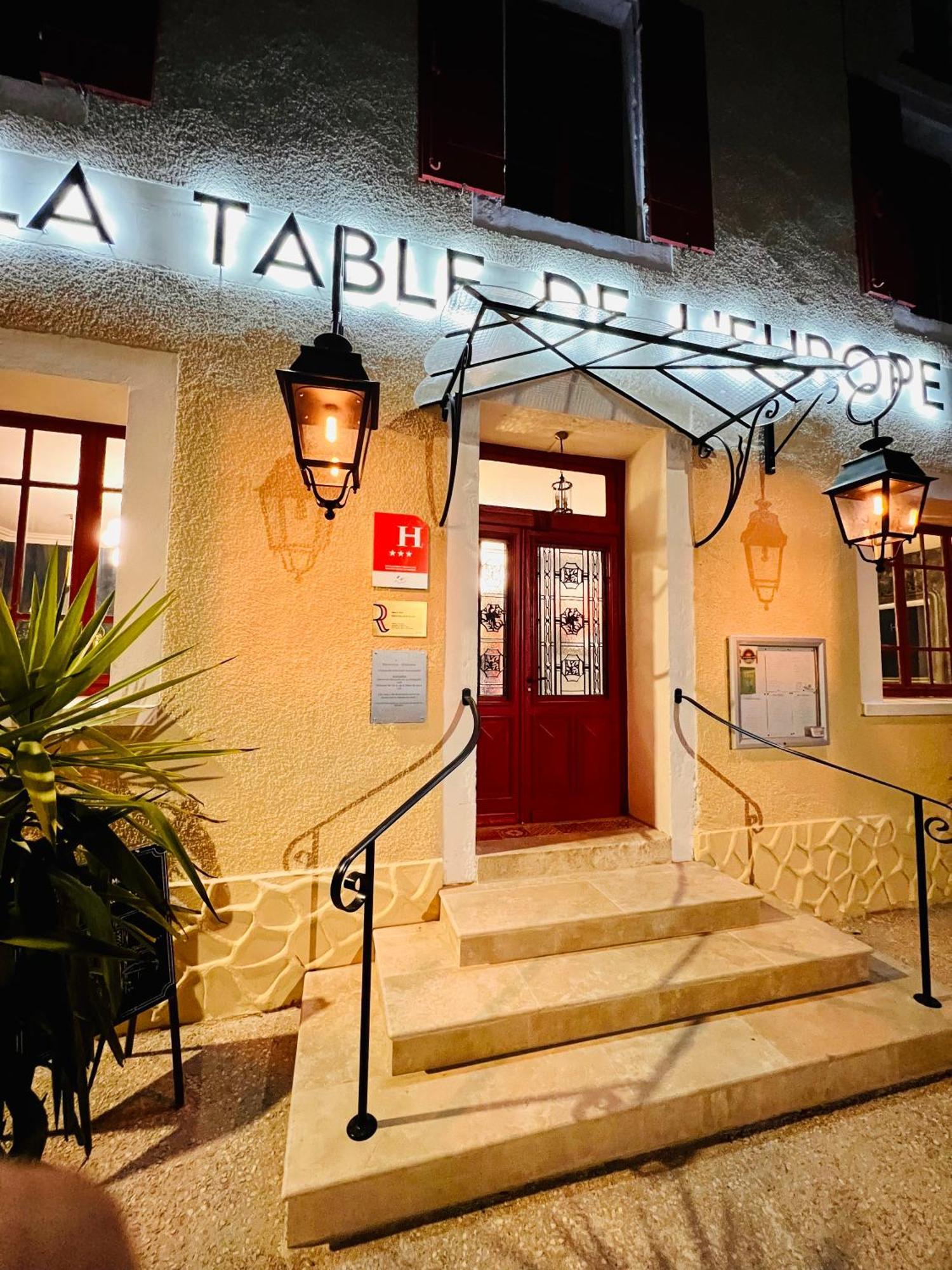 Hotel & Gastronomie - La Table De L'Europe Villereal Exterior photo